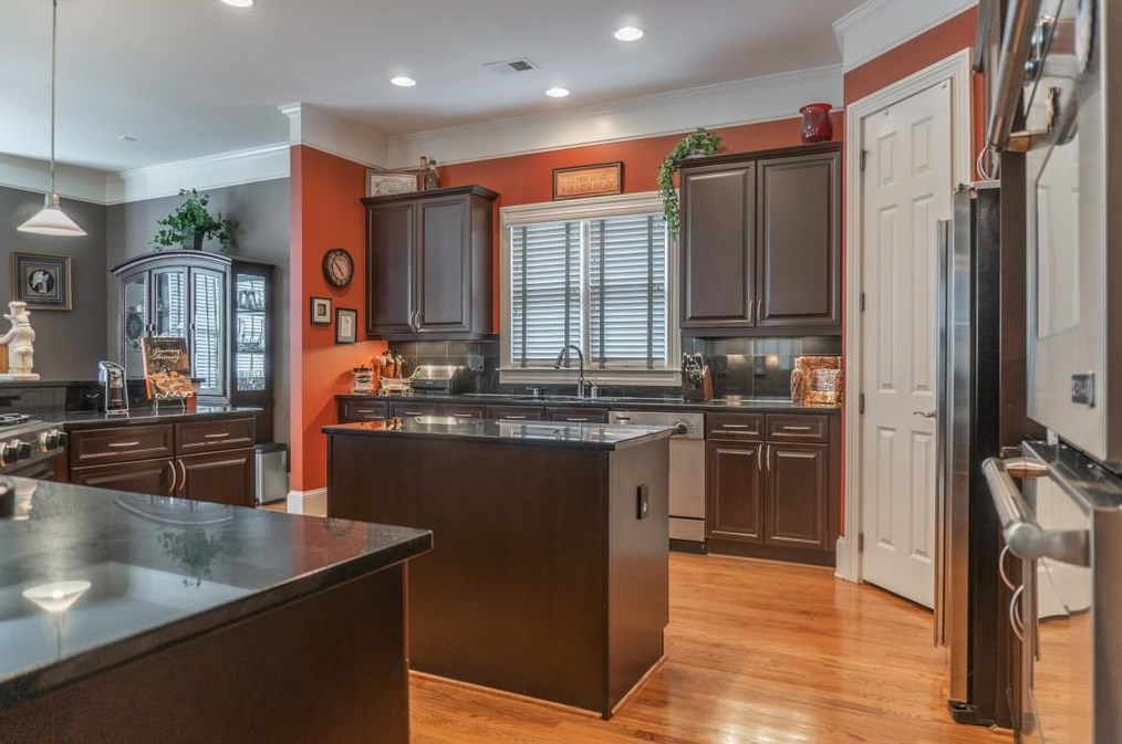 2106 Murren Dr, Smyrna GA 30080-6520 exterior