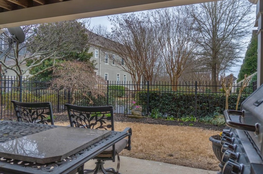 2106 Murren Dr, Smyrna GA 30080-6520 exterior