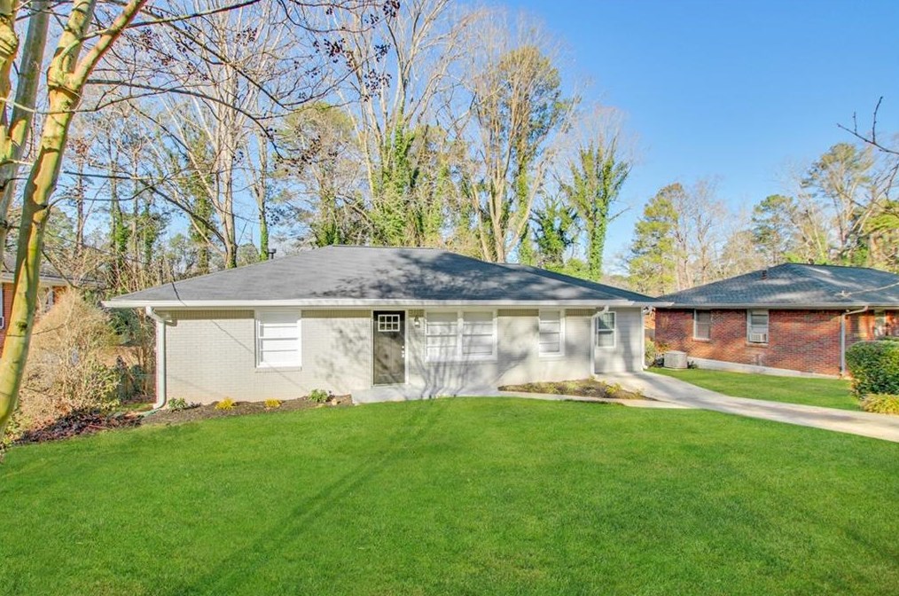 2215 Rosewood Rd, Decatur GA  30032-7131 exterior