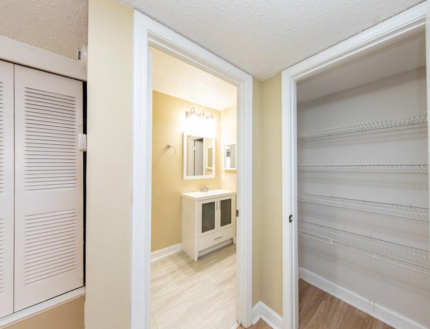 1211 Wingate Way, Atlanta GA  30350-4947 exterior