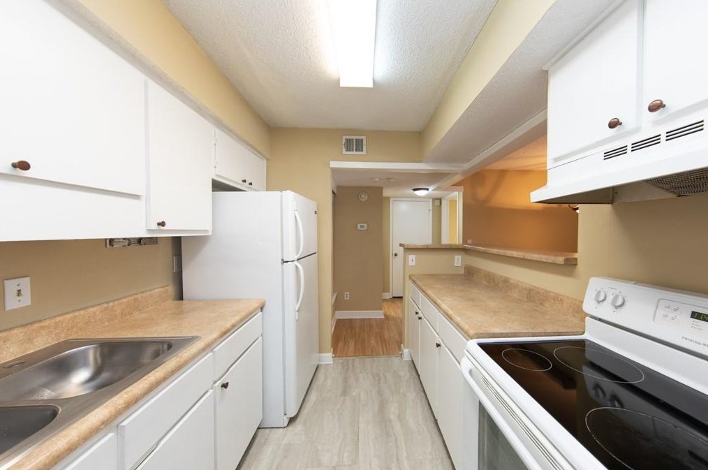 1211 Wingate Way, Atlanta GA  30350-4947 exterior