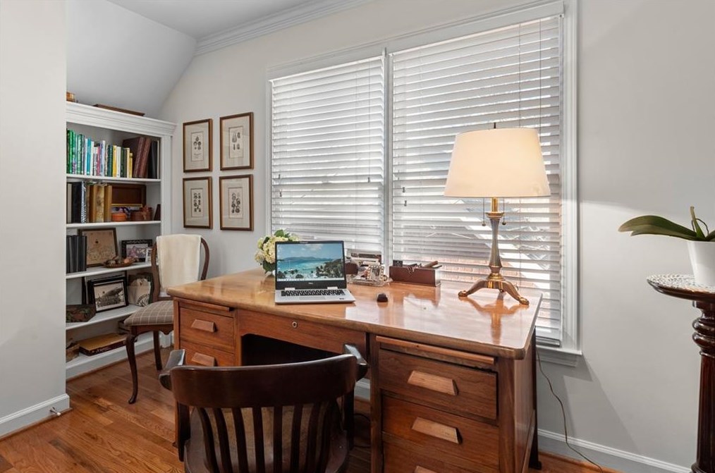2246 Wayside Dr, Atlanta GA  30319-4011 exterior