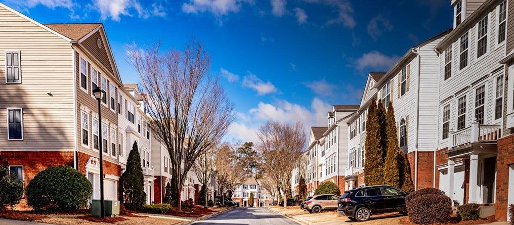 3403 Lathenview Ct, Alpharetta GA 30004-8914 exterior