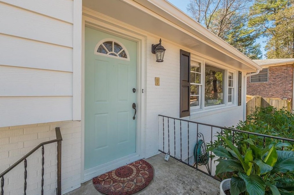 229 Woodview Dr, Decatur GA  30030-1038 exterior