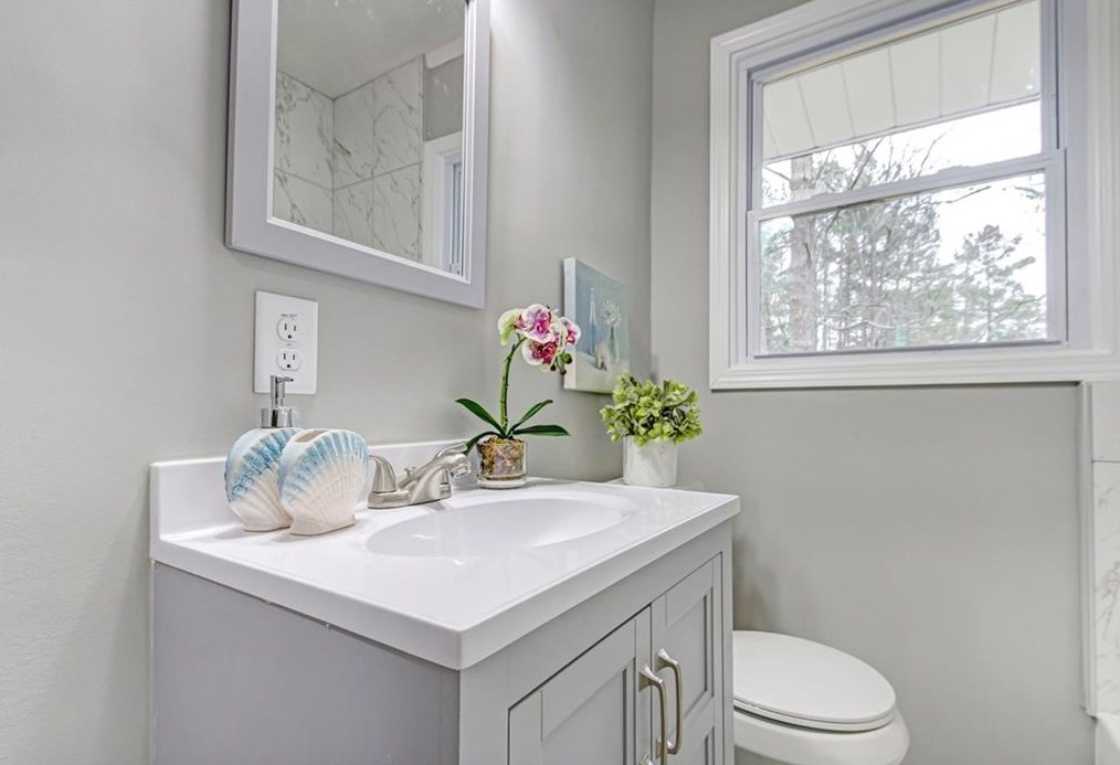 3340 Phillips Cir, Decatur GA  30032-4700 exterior