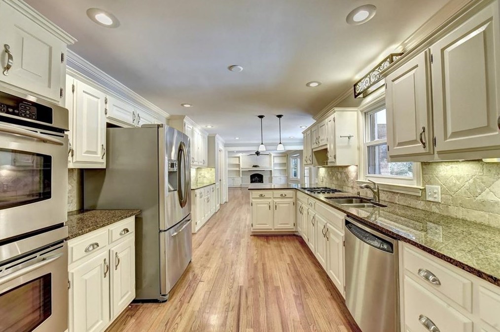 1760 Redbourne Dr, Atlanta GA  30350-5643 exterior