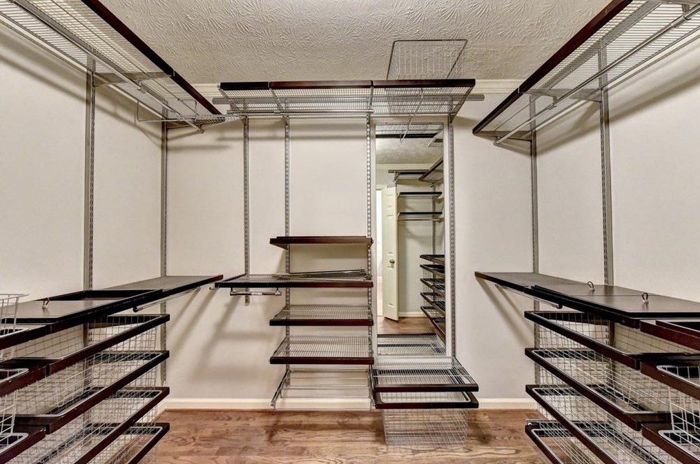 1760 Redbourne Dr, Atlanta GA  30350-5643 exterior