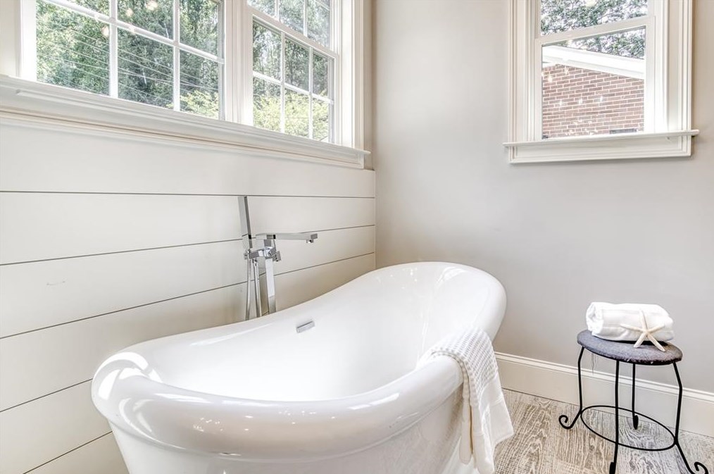 3146 Sprucewood Dr, Decatur GA  30033-2506 exterior