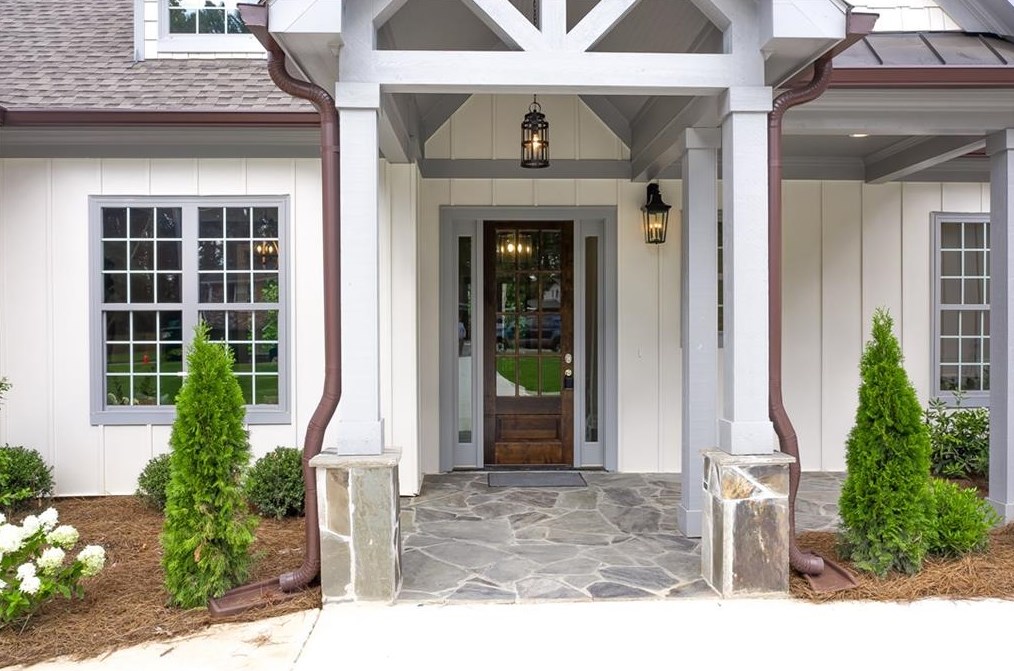 3146 Sprucewood Dr, Decatur GA  30033-2506 exterior