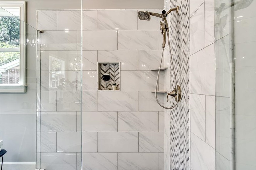 3146 Sprucewood Dr, Decatur GA  30033-2506 exterior