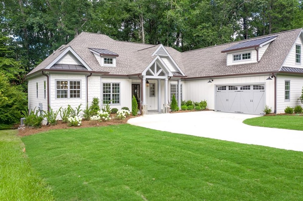 3146 Sprucewood Dr, Decatur GA  30033-2506 exterior