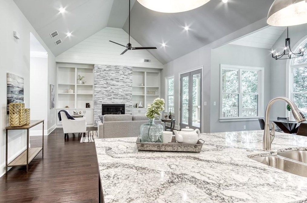 3146 Sprucewood Dr, Decatur GA  30033-2506 exterior