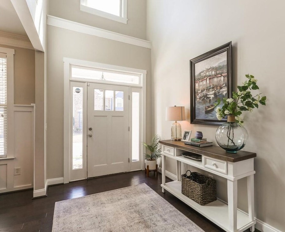 2070 Hatteras Way, Atlanta GA  30318-1083 exterior