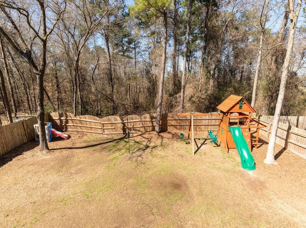 2070 Hatteras Way, Atlanta GA  30318-1083 exterior