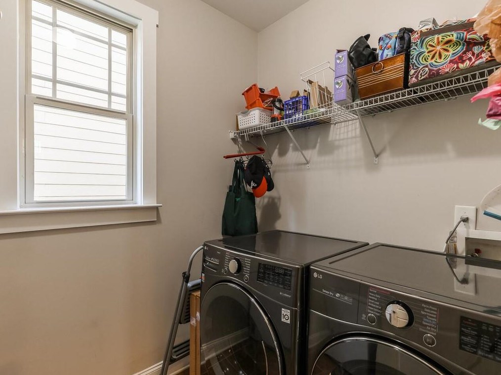 2070 Hatteras Way, Atlanta GA  30318-1083 exterior