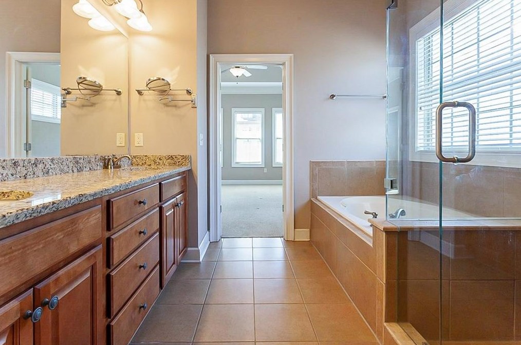 925 Telfair Close, Atlanta GA 30350-4901 exterior