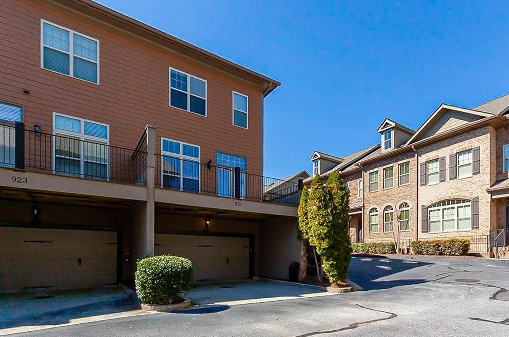 925 Telfair Close, Atlanta GA 30350-4901 exterior