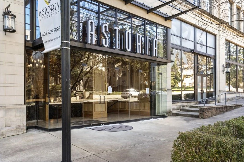 2233 Peachtree Rd, Atlanta GA  30309-1180 exterior