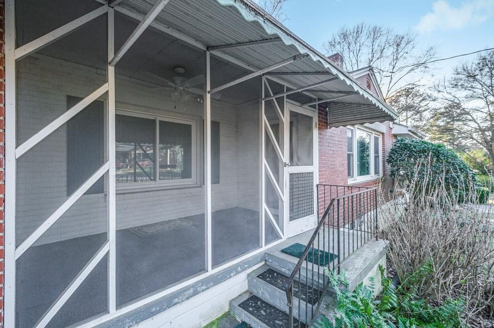 2283 Wineleas Rd, Decatur GA  30033-5516 exterior