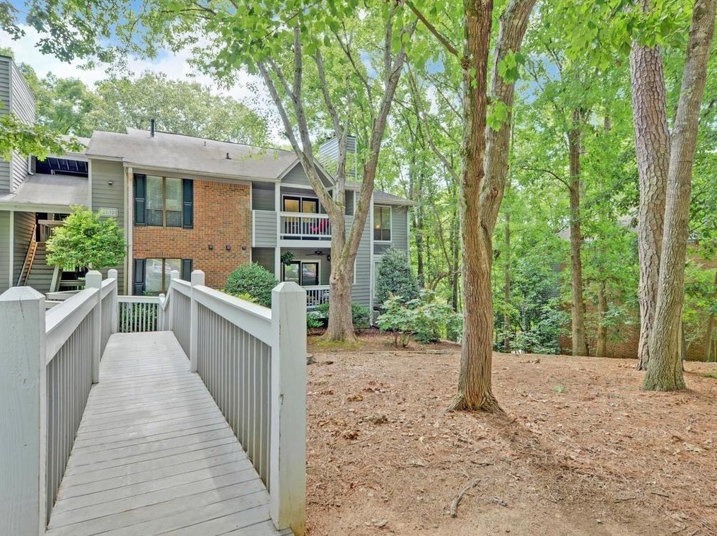 130 Warm Springs Cir, Roswell GA  30075-4965 exterior