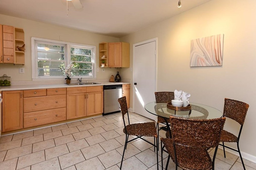 810 Gaylemont Cir, Decatur GA  30033-4852 exterior