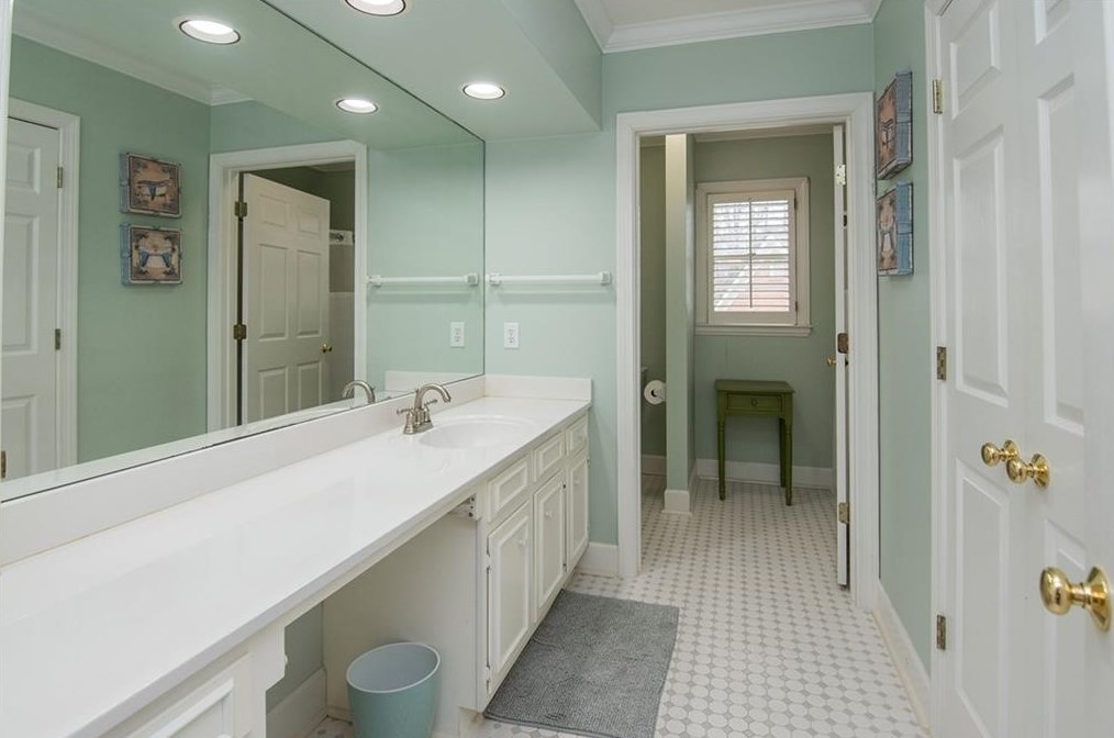 60 Old Vermont Pl, Atlanta GA  30328-4761 exterior