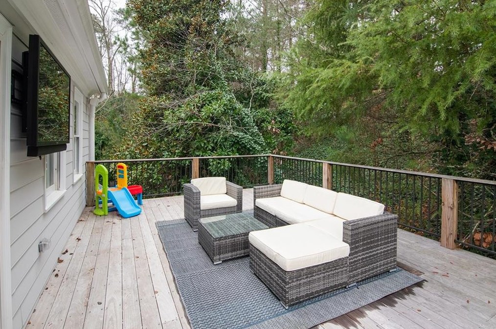 60 Old Vermont Pl, Atlanta GA  30328-4761 exterior