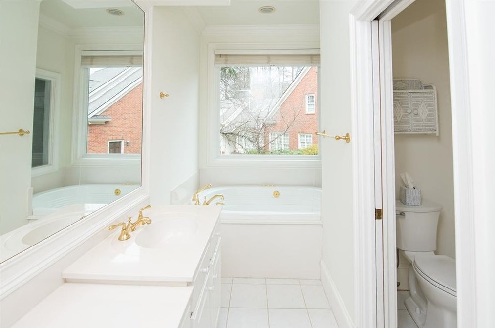 60 Old Vermont Pl, Atlanta GA  30328-4761 exterior