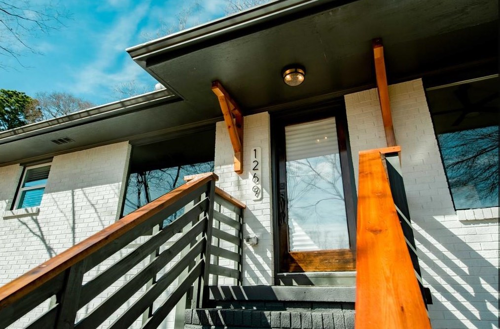 1269 Thurgood St, Atlanta GA 30314-2552 exterior