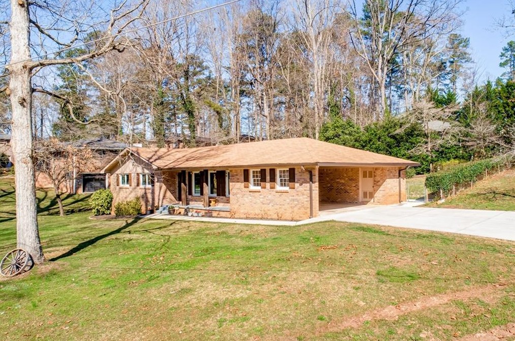 580 Norton Cir, Smyrna GA  30082-2122 exterior