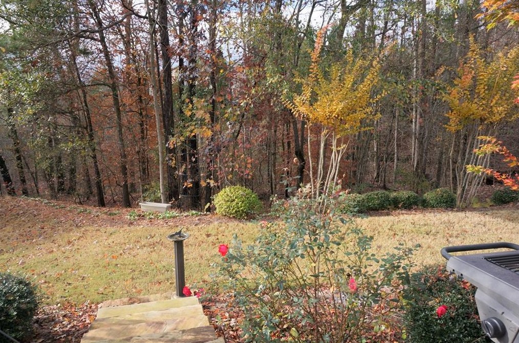 6526 Autumn Crest Ln, Hoschton GA  30548-8250 exterior