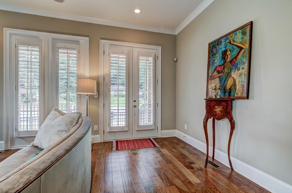 5830 Sandy Springs Cir, Atlanta GA  30328-4834 exterior