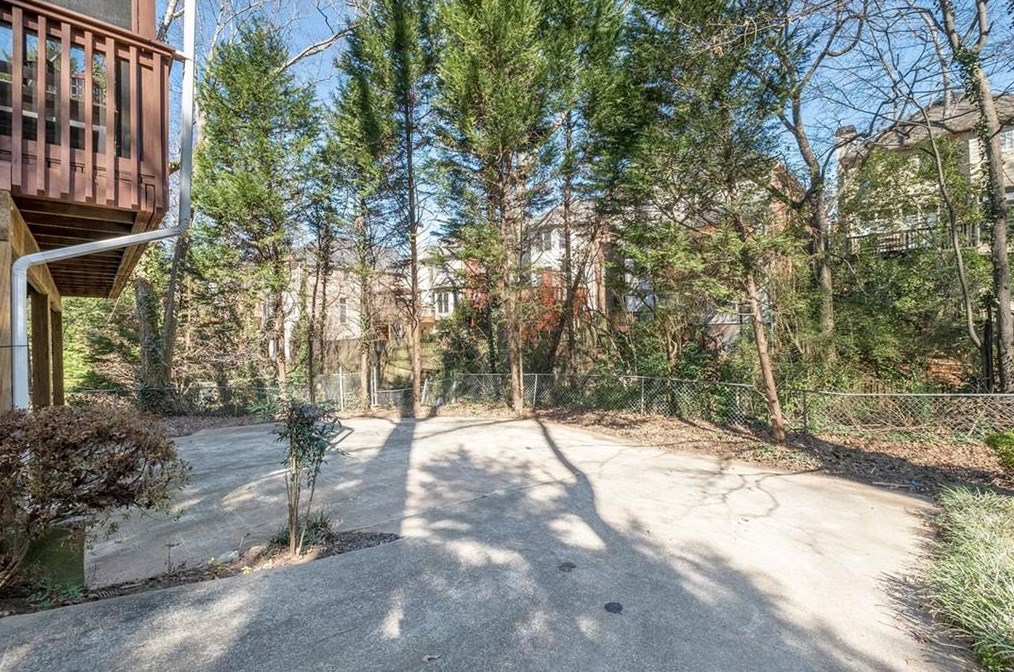 21 Old Decatur Cir, Decatur GA 30030-1653 exterior