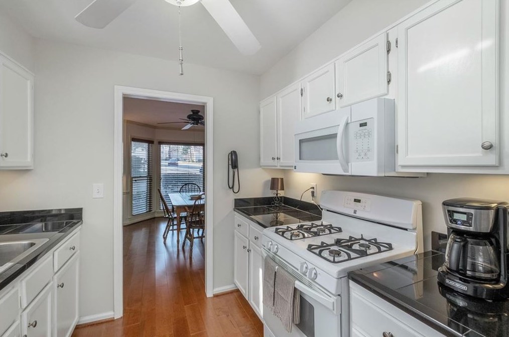 21 Old Decatur Cir, Decatur GA 30030-1653 exterior