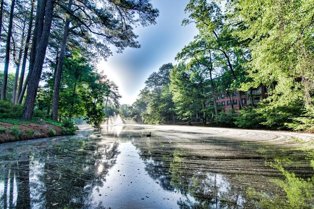 6 Plantation Dr, Atlanta GA  30324-2935 exterior