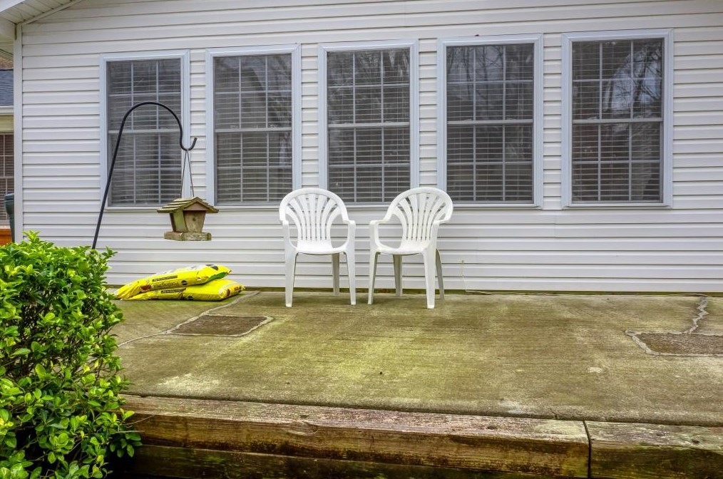 387 Johnson Rd, Lawrenceville GA 30044-8148 exterior