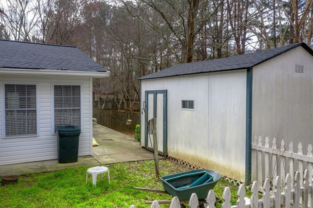 387 Johnson Rd, Lawrenceville GA 30044-8148 exterior