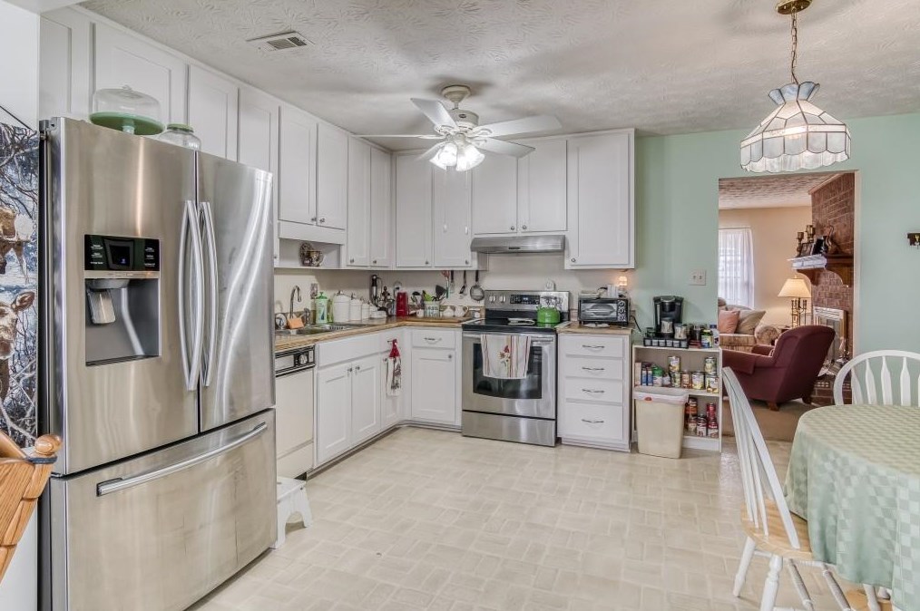 387 Johnson Rd, Lawrenceville GA 30044-8148 exterior