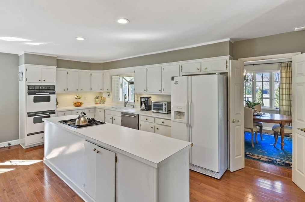 1250 Old Woodbine Rd, Atlanta GA  30319-1039 exterior