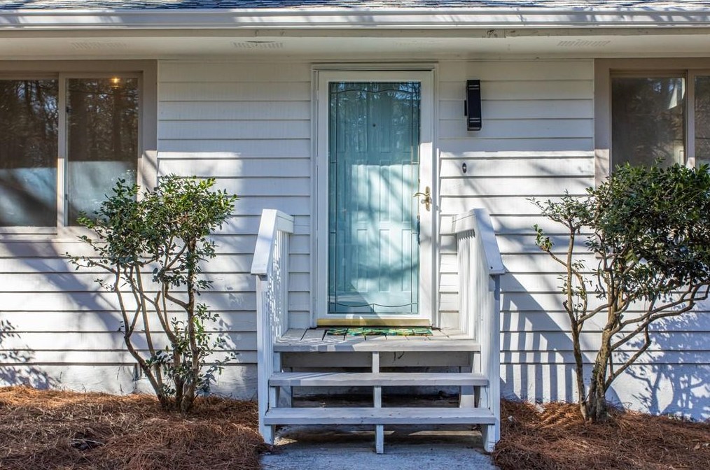 2841 Fantasy Ln, Decatur GA  30033-5816 exterior