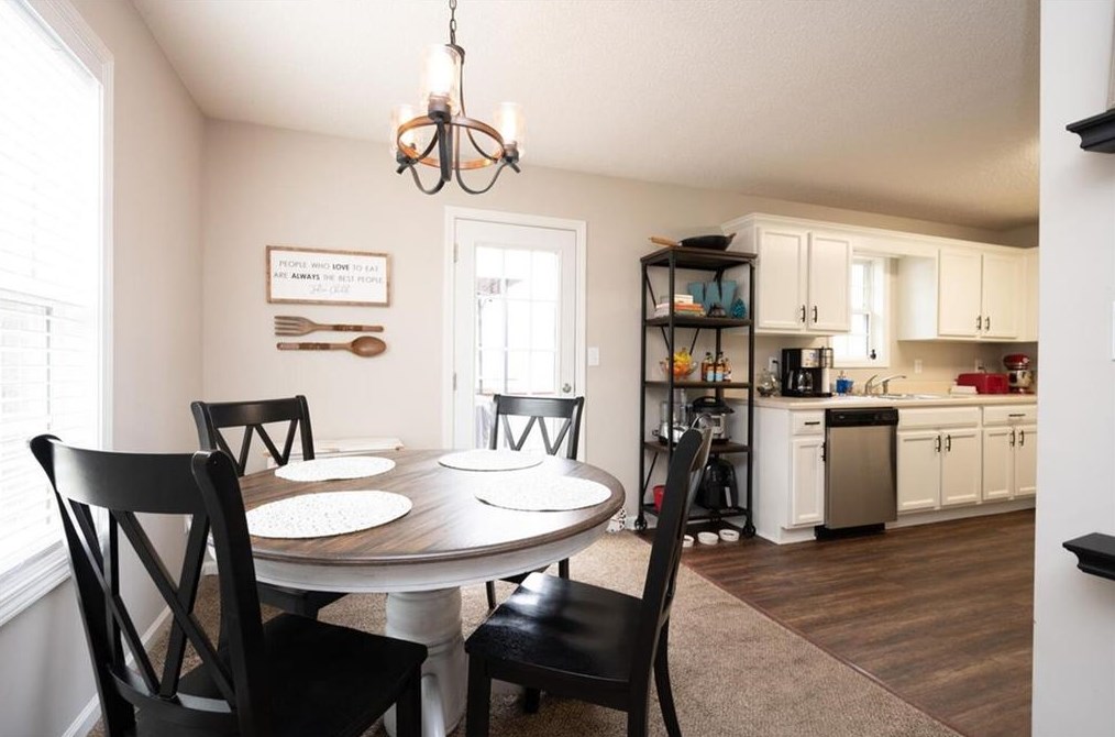 98 Oak Spg Ln, Dallas GA 30132-1042 exterior