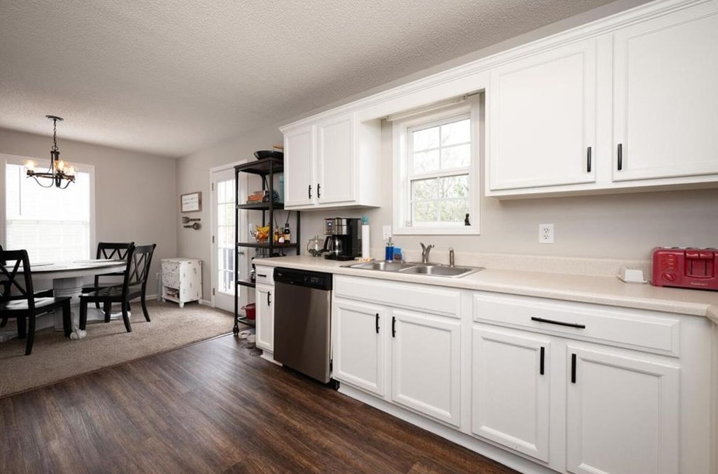 98 Oak Spg Ln, Dallas GA 30132-1042 exterior