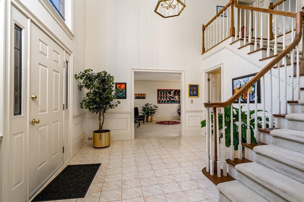 5035 Willow Blf Dr, Atlanta GA  exterior
