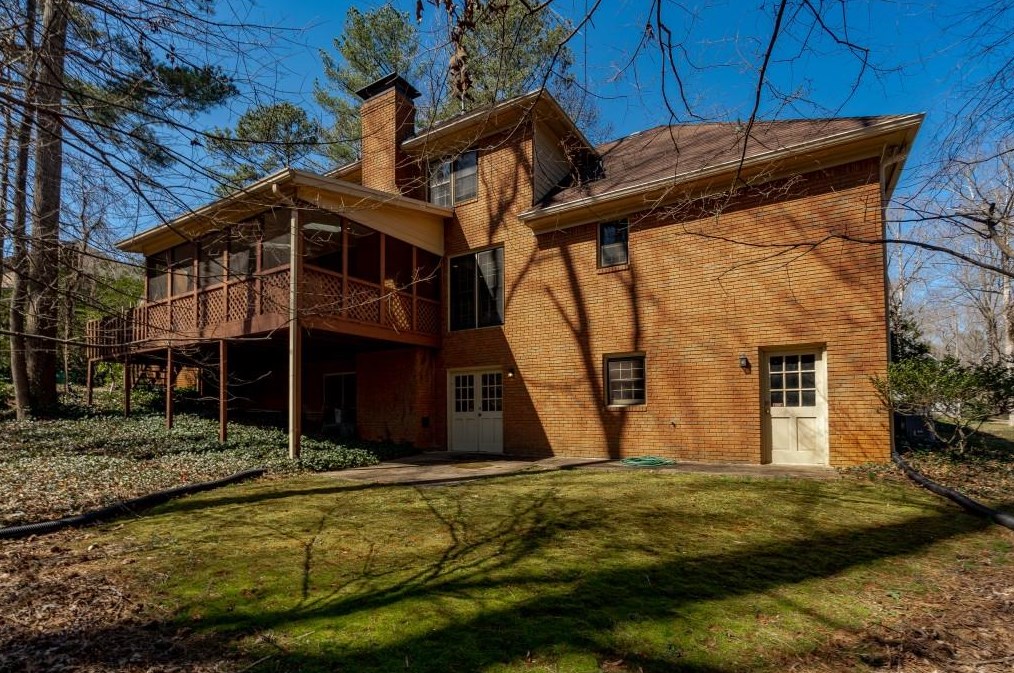 5035 Willow Blf Dr, Atlanta GA  exterior