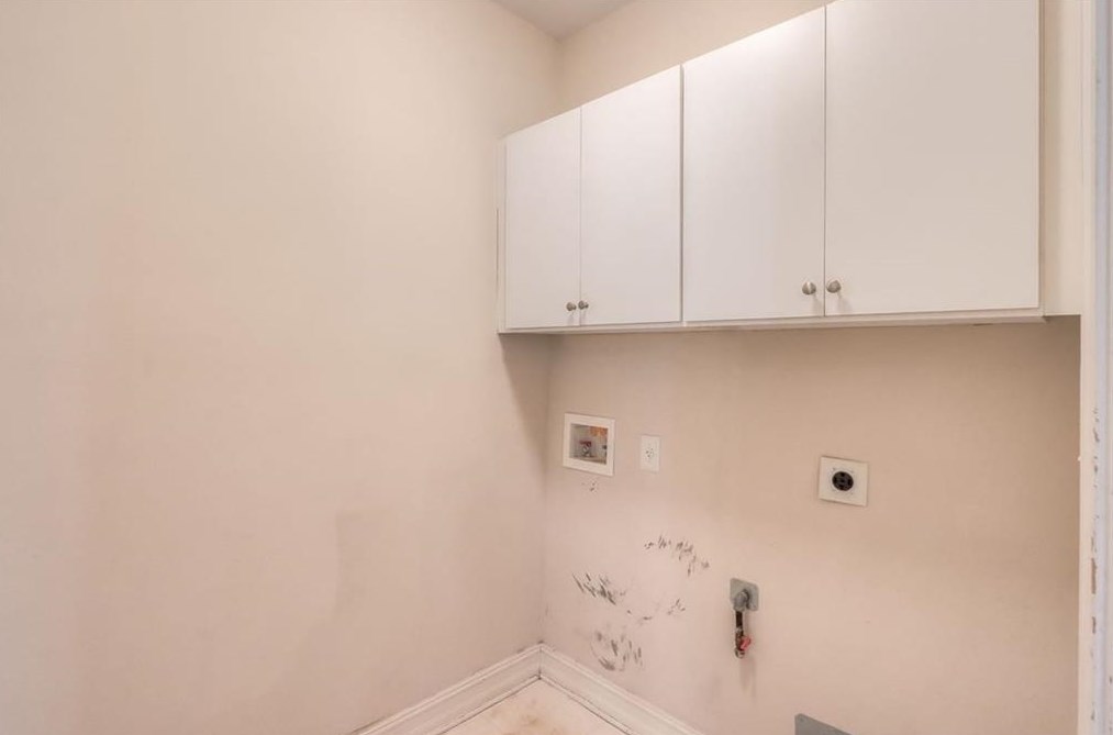 4418 Crestoak Dr, Smyrna GA  30082-4482 exterior