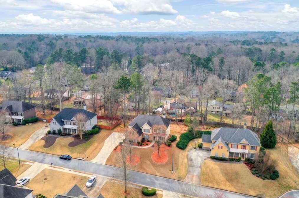 4418 Crestoak Dr, Smyrna GA  30082-4482 exterior