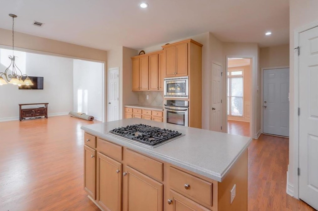 4418 Crestoak Dr, Smyrna GA  30082-4482 exterior
