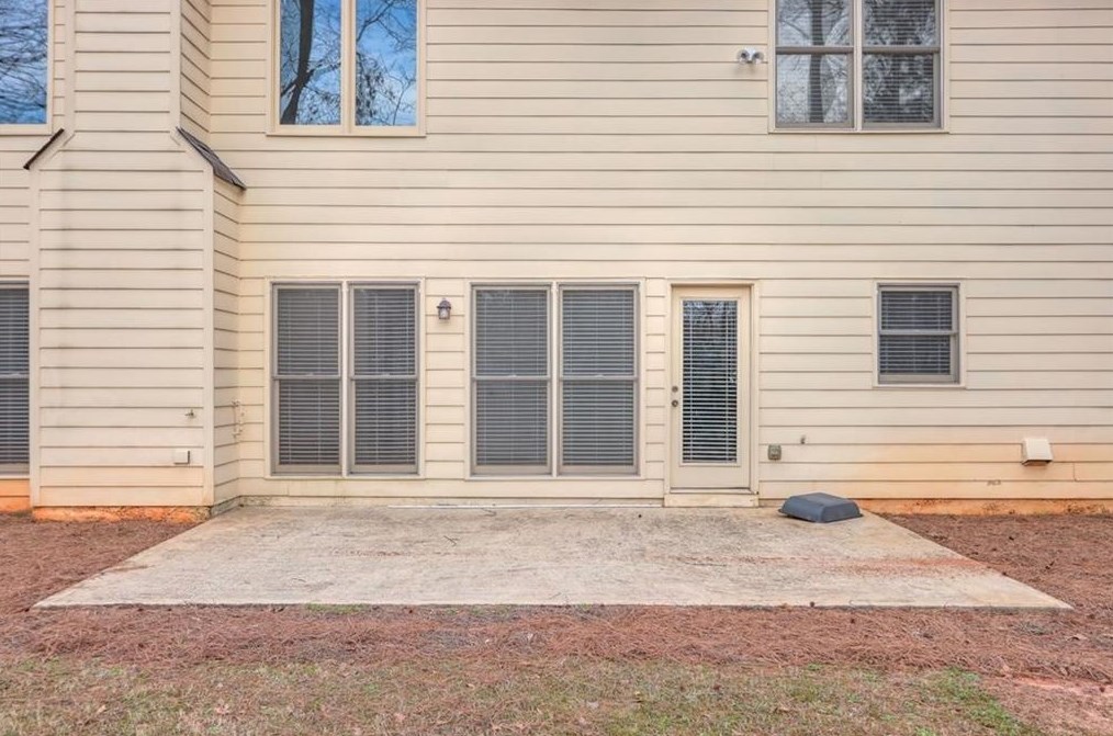 4418 Crestoak Dr, Smyrna GA  30082-4482 exterior