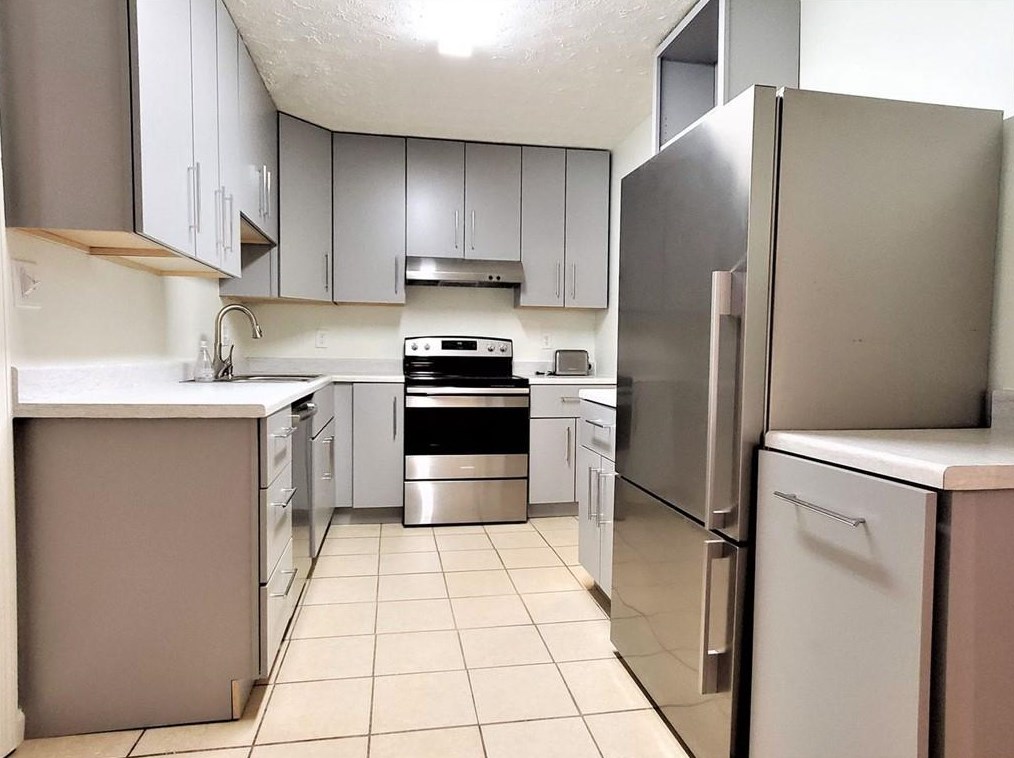 2733 Plantation Dr, Atlanta GA  30344-2227 exterior
