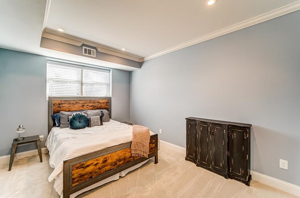 4221 Weaver St, Smyrna GA 30080-6421 exterior